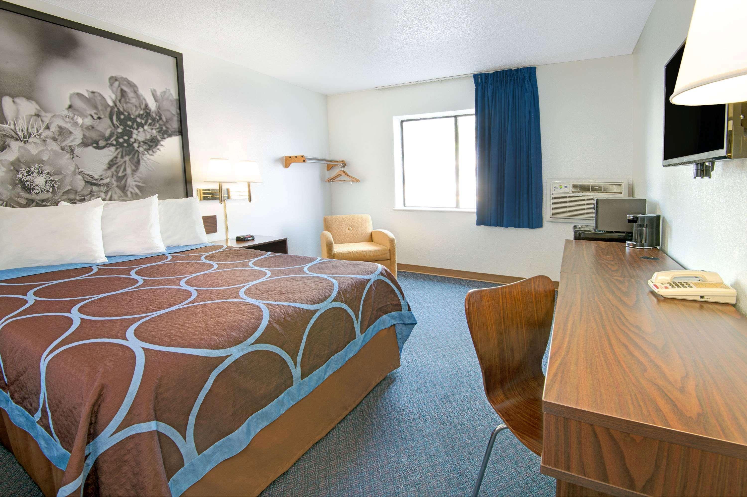 Super 8 By Wyndham Las Cruces University Area Exterior photo